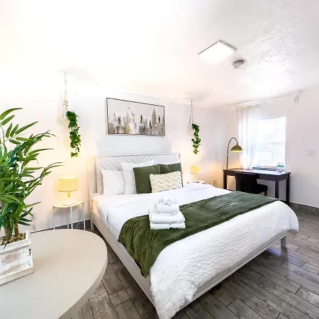 1K Bed Studio Apt With Shared Pool 02 Clearwater Exterior photo