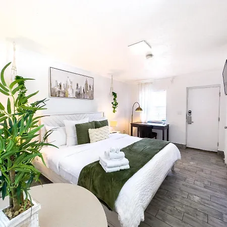 1K Bed Studio Apt With Shared Pool 02 Clearwater Exterior photo