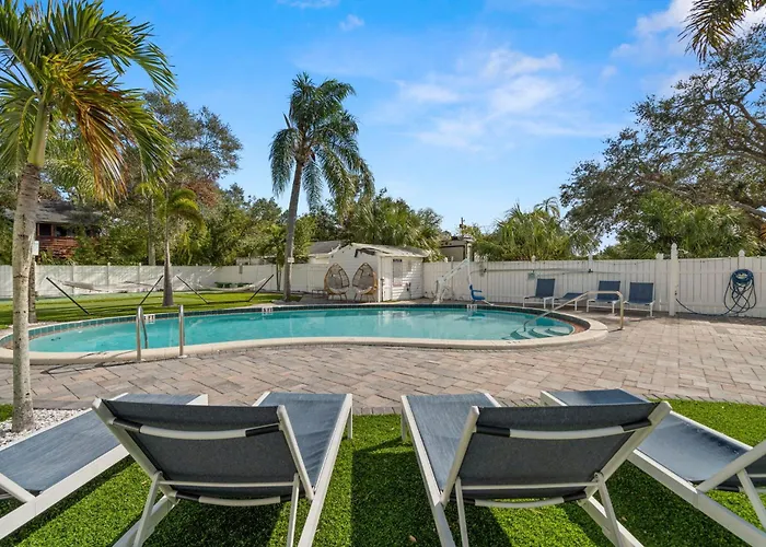 1K Bed Studio Apt With Shared Pool 02